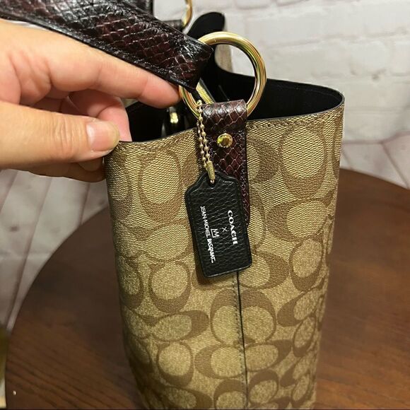 COACH X MICHEL JEAN BASQUIAT Pez Dispenser limited edition town bucket bag nwt - Picture 11 of 16